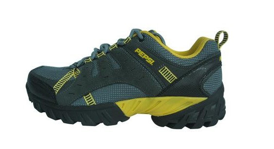 网布透气户外鞋